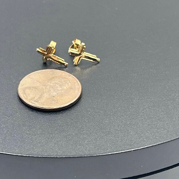 RL 10K Maker Dainty Cross Yellow Gold Cross Stud Earrings Push Back .22 Grams - Picture 3 of 8